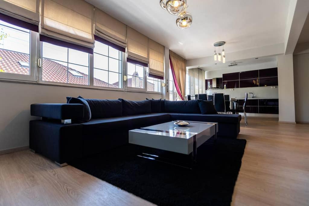 A Stylish Apartment In The Center Of Kastoria Buitenkant foto