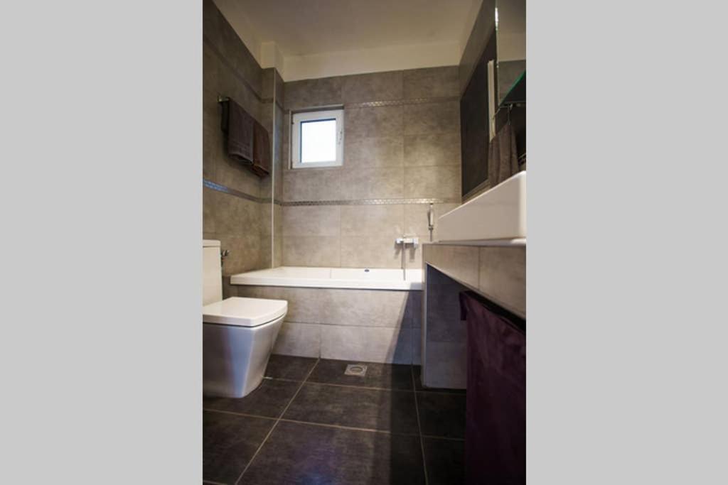 A Stylish Apartment In The Center Of Kastoria Buitenkant foto